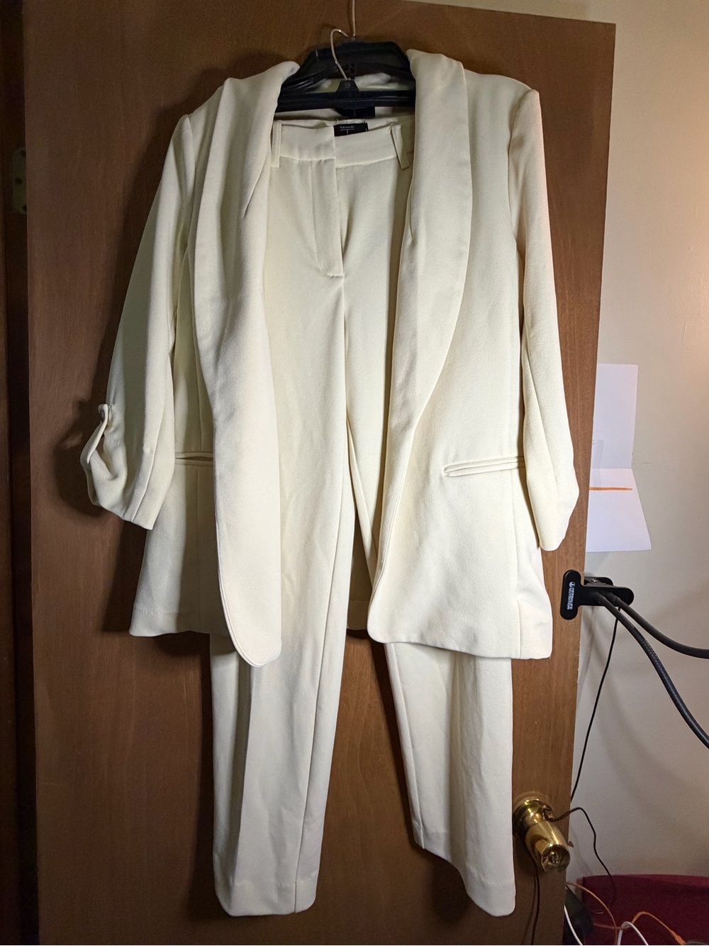 Tahari Ivory Two-Piece Blazer and Pants Set size medium